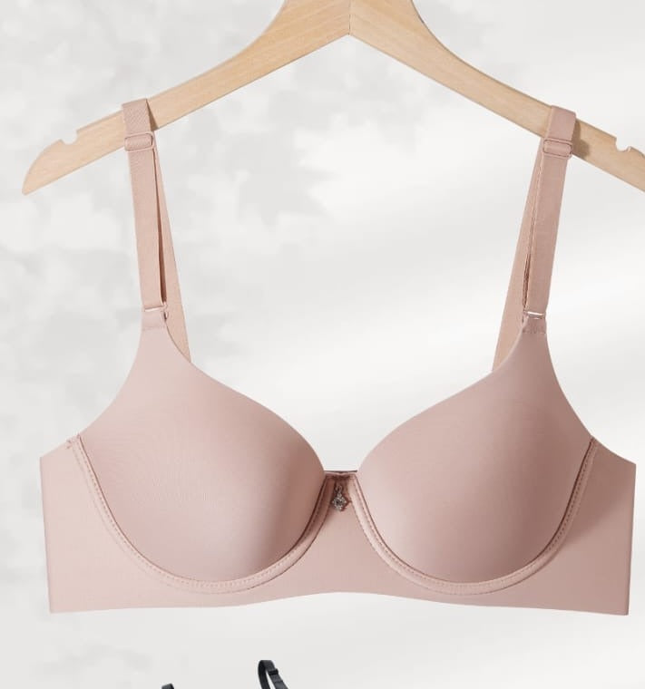 Blush Everyday Bra alternate modeled view