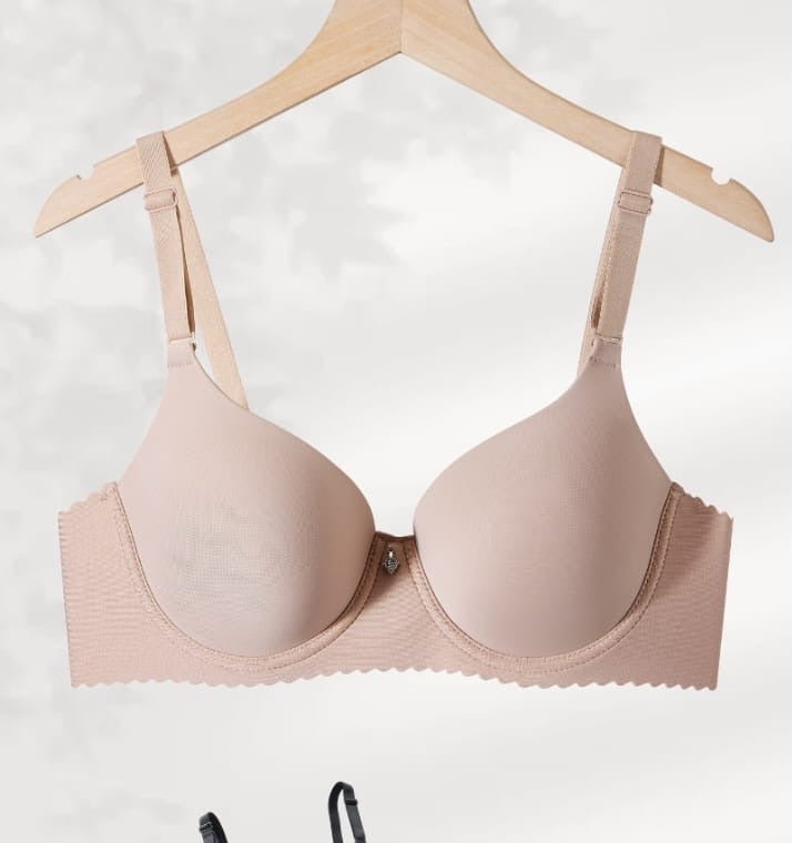 Nude Scallop T-Shirt Bra alternate modeled view